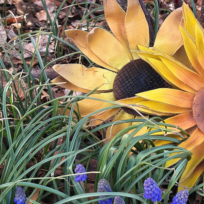 Crafting for Mother's Day: Leather Sunflowers & No-Sew Clutch