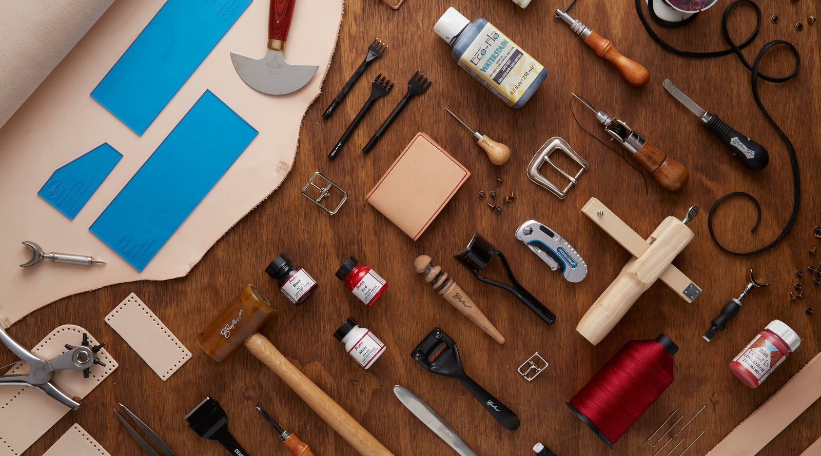 Outils essentiels de maroquinerie et comment les utiliser