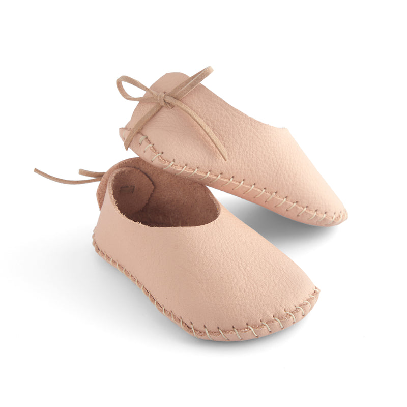 Patron en papier de chaussons de bébé