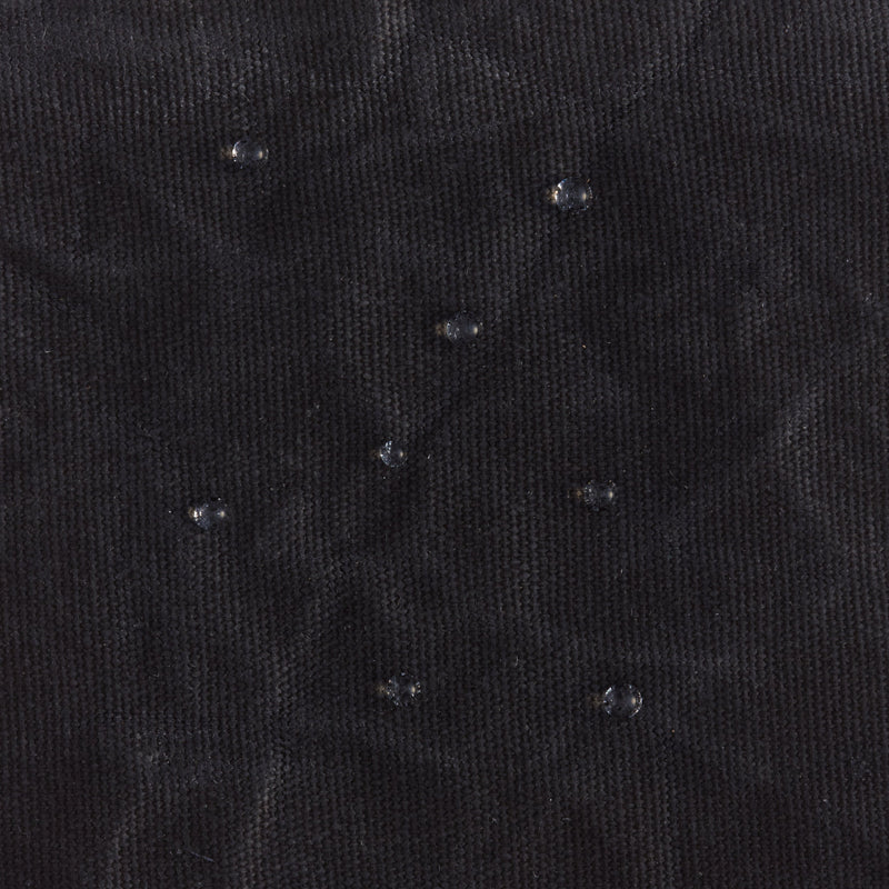 Toile cirée par cour